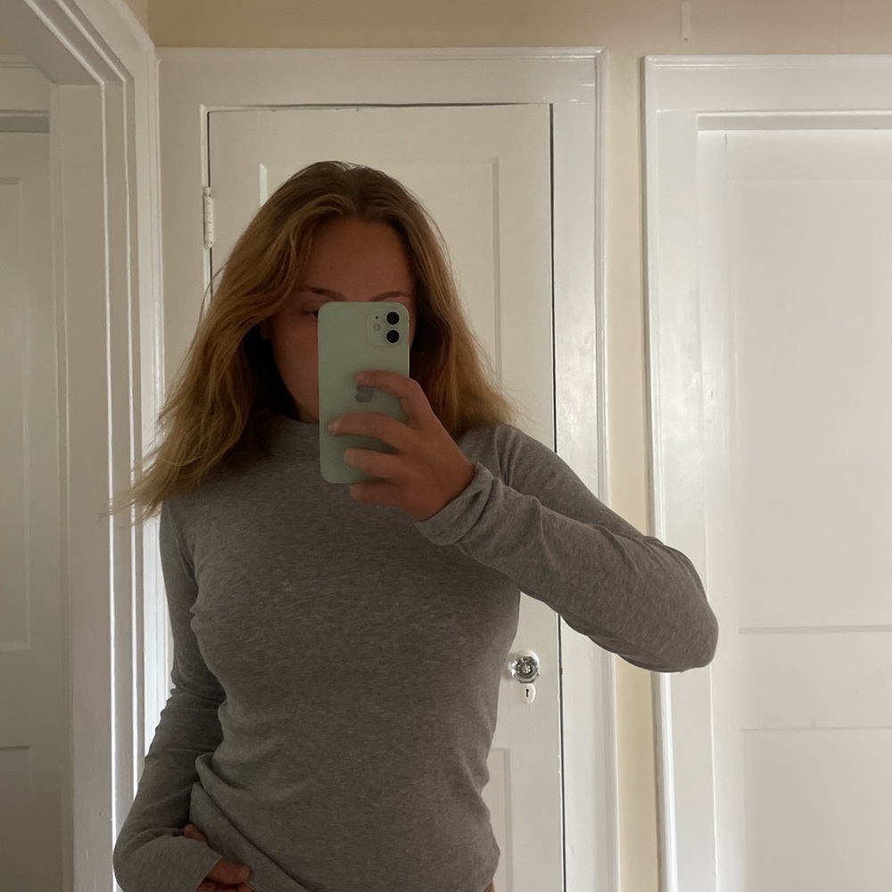 Brandy Melville Gray Turtleneck LongSleeve